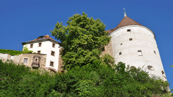 Burgwasserturm mit Übergang zur Ortenburg