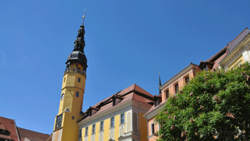 Rathausturm am Hauptmarkt neben der Touristinfo