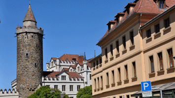 Wendischer Turm mit Finanzamt am Buttermarkt