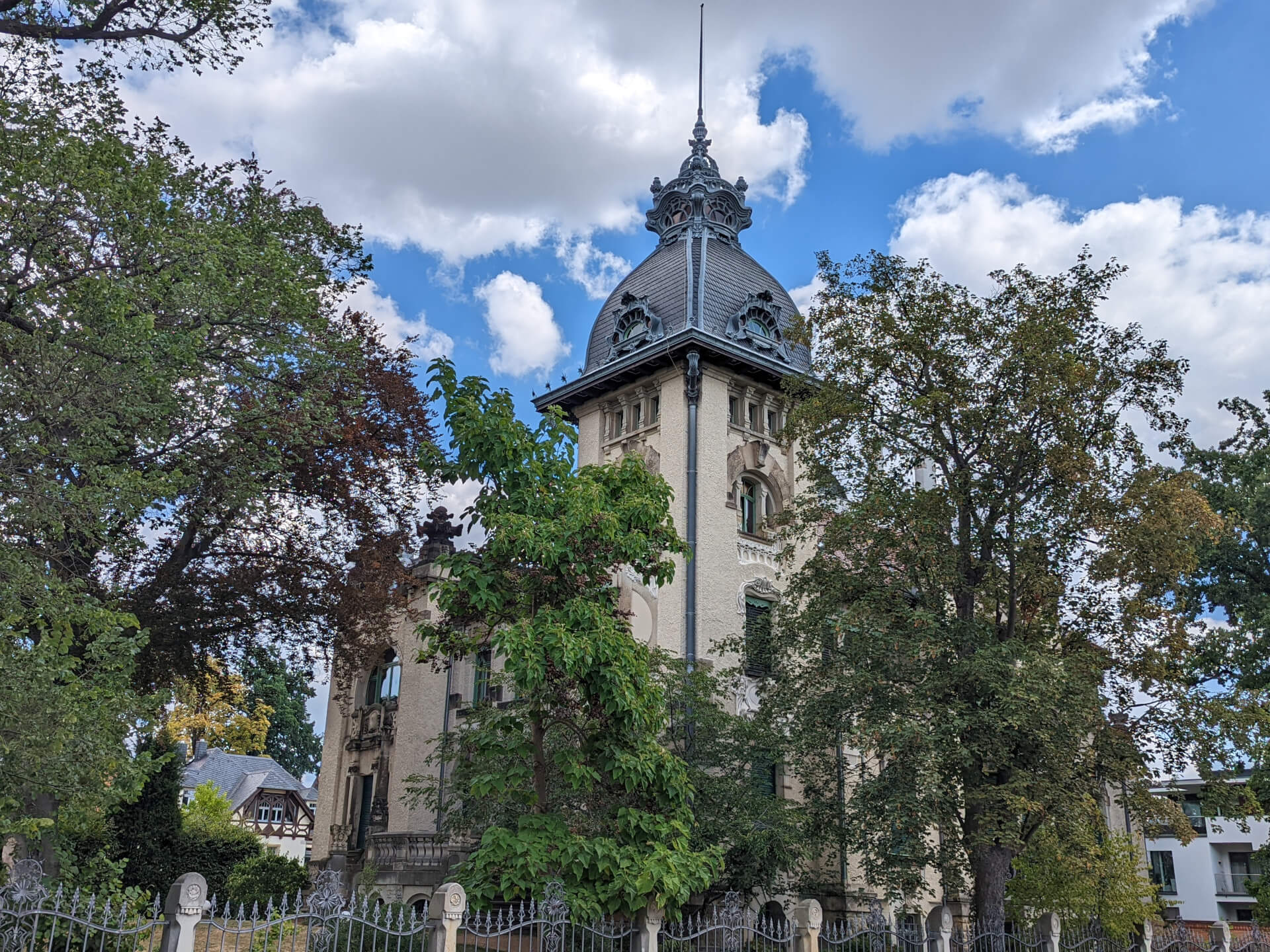 Villa Weigang Straßenansicht